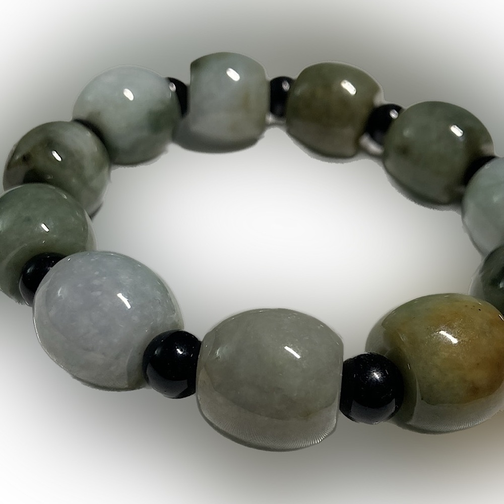 Jade and onyx stone bracelet